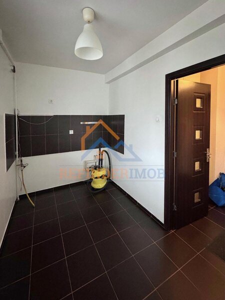 Titan Apartament de vanzare cu 2 camere, zona Baba Novac - Campia Libertatii